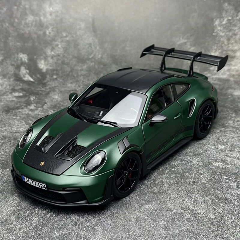 1:36 Porsche 911 992 GT3 RS Pi - Model Kit Porsche 911 recensione e prezzo